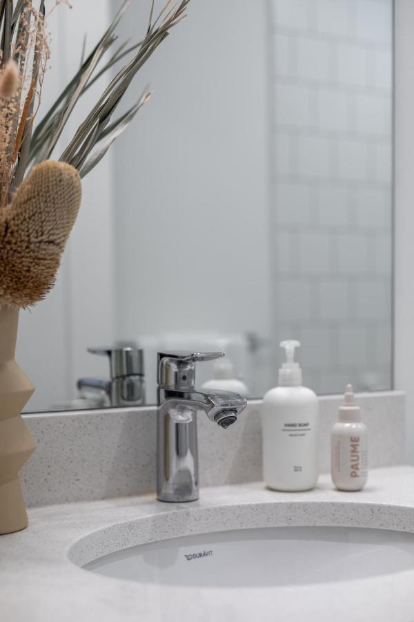 Welcome To Kinn Apartment - Lovely One Bedroom Vancouver Luaran gambar